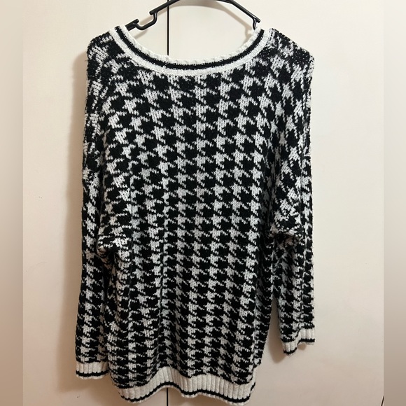 Torrid Houndstooth Sweater - Picture 2 of 4